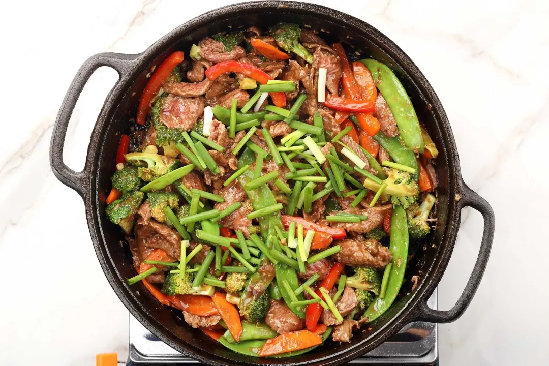 Garnish beef stir fry