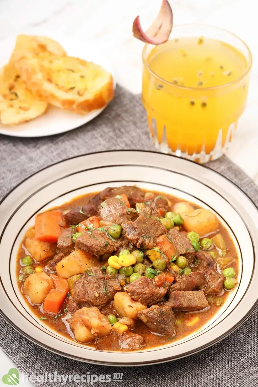 What to Serve With Vegetable Beef Soup
