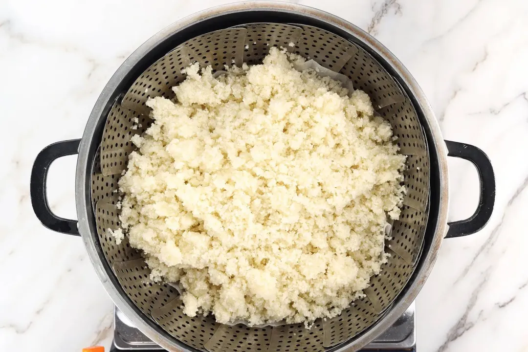 Steam the cauliflower in a saucepan