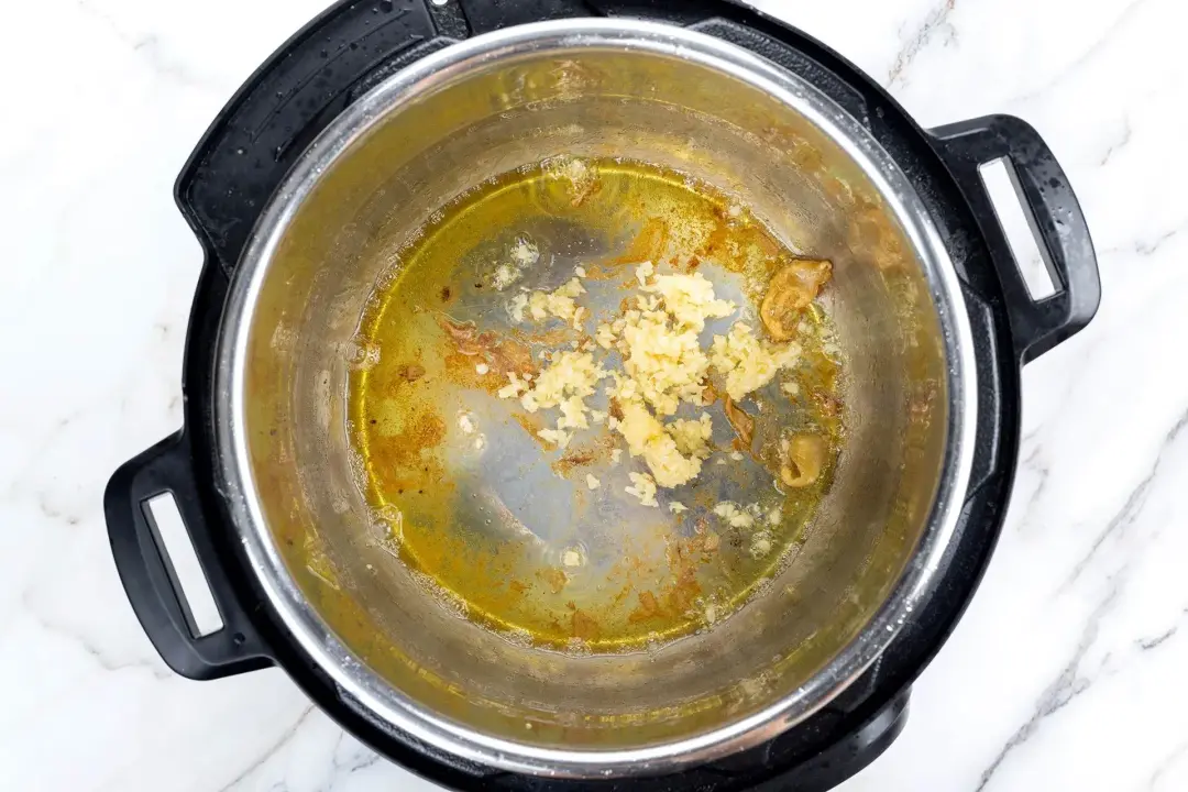 2 Saute the garlic until fragrant honey garlic chicken