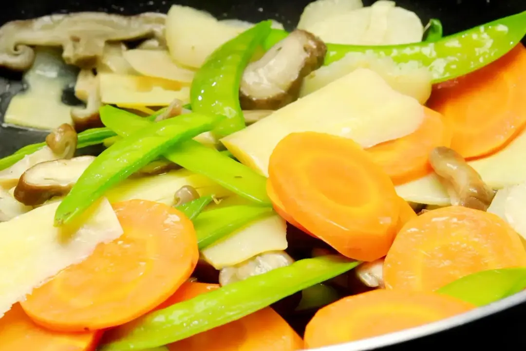 3 Stir fry the veggies moo goo gai pan