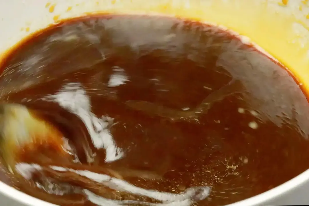 4 Make the sauce moo goo gai pan