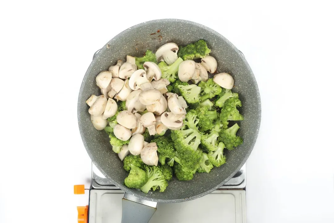step 4 How to make Stir fried Chicken and Broccoli