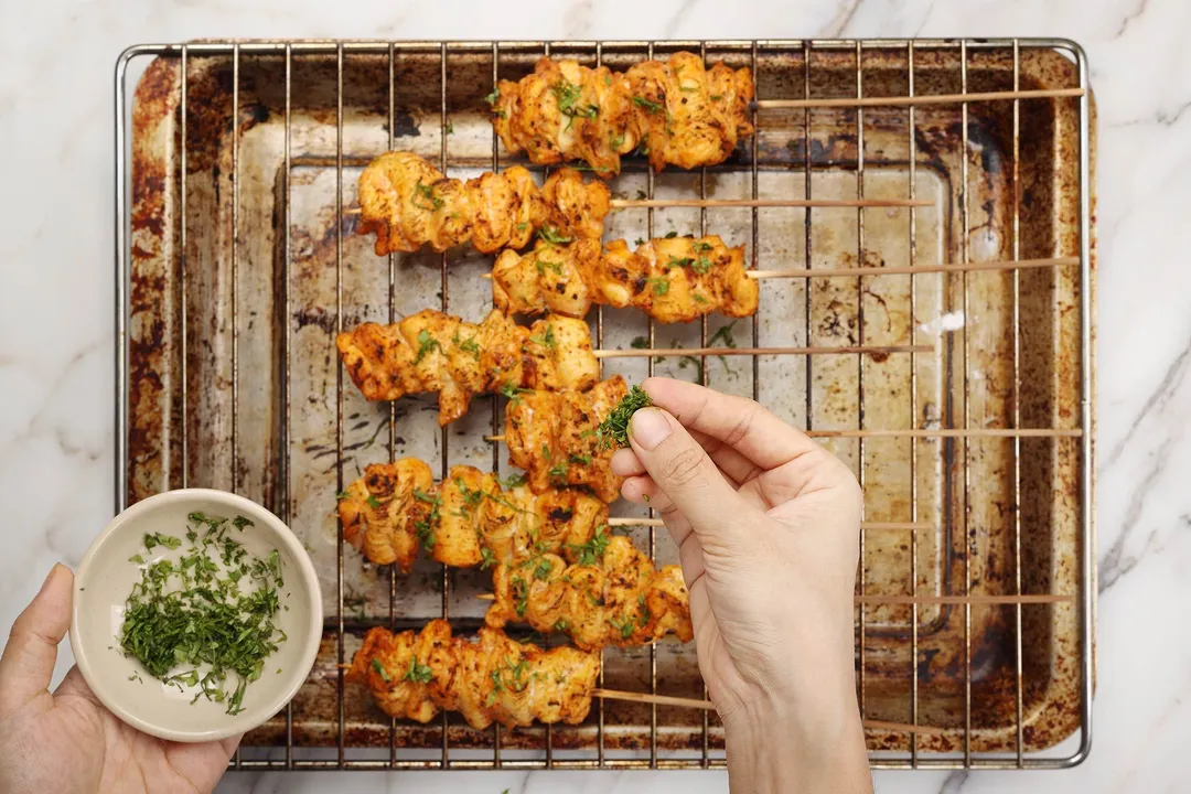 sprinkle coriander with baked chicken