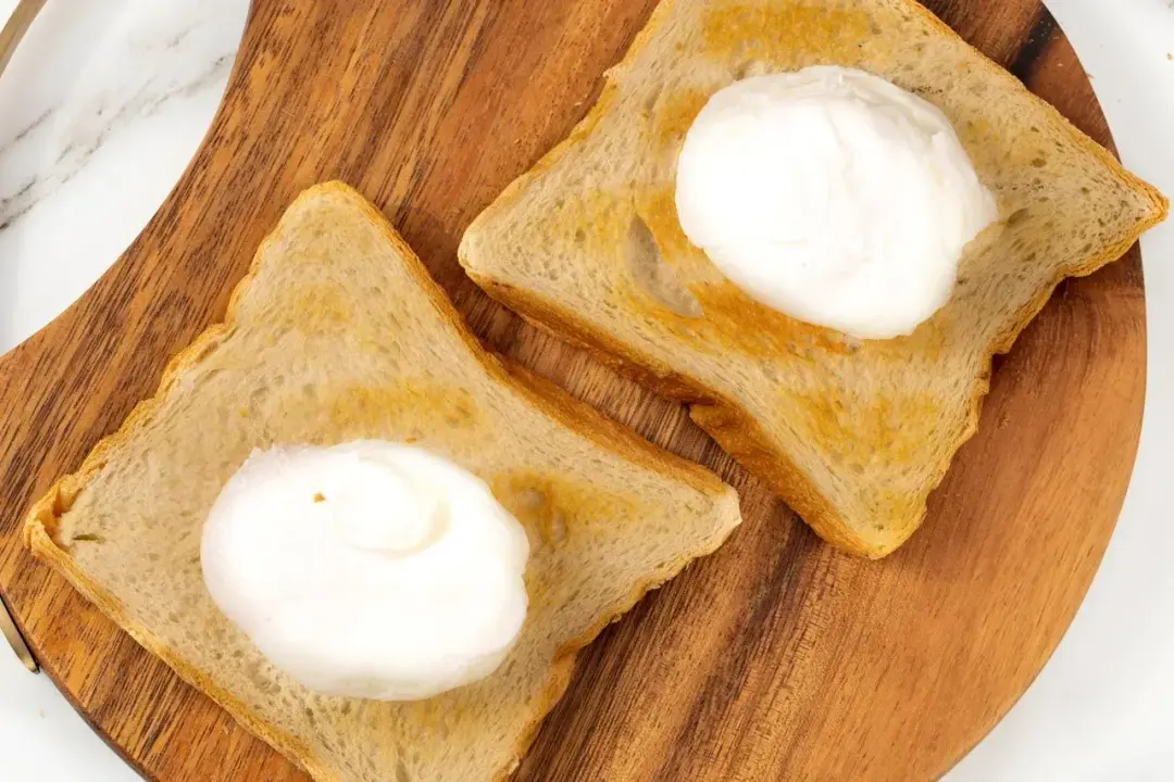 How to make poached eggs step serve