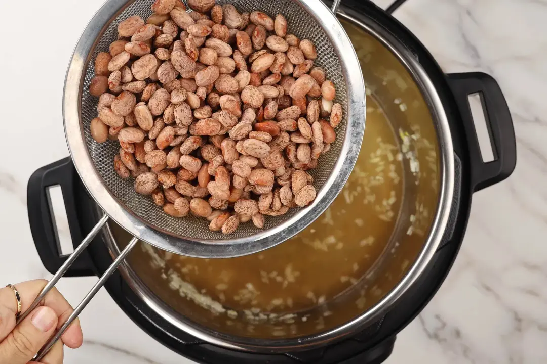 cook pinto beans and chicken broth