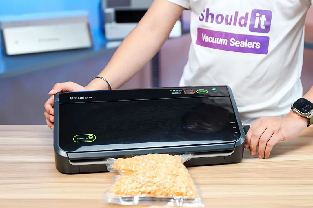 FoodSaver FM-2100 Vacuum Sealer Lid Locking Lever