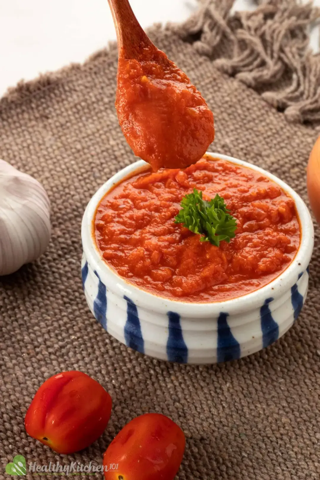 How Do You Adjust the Texture of Tomato Sauce