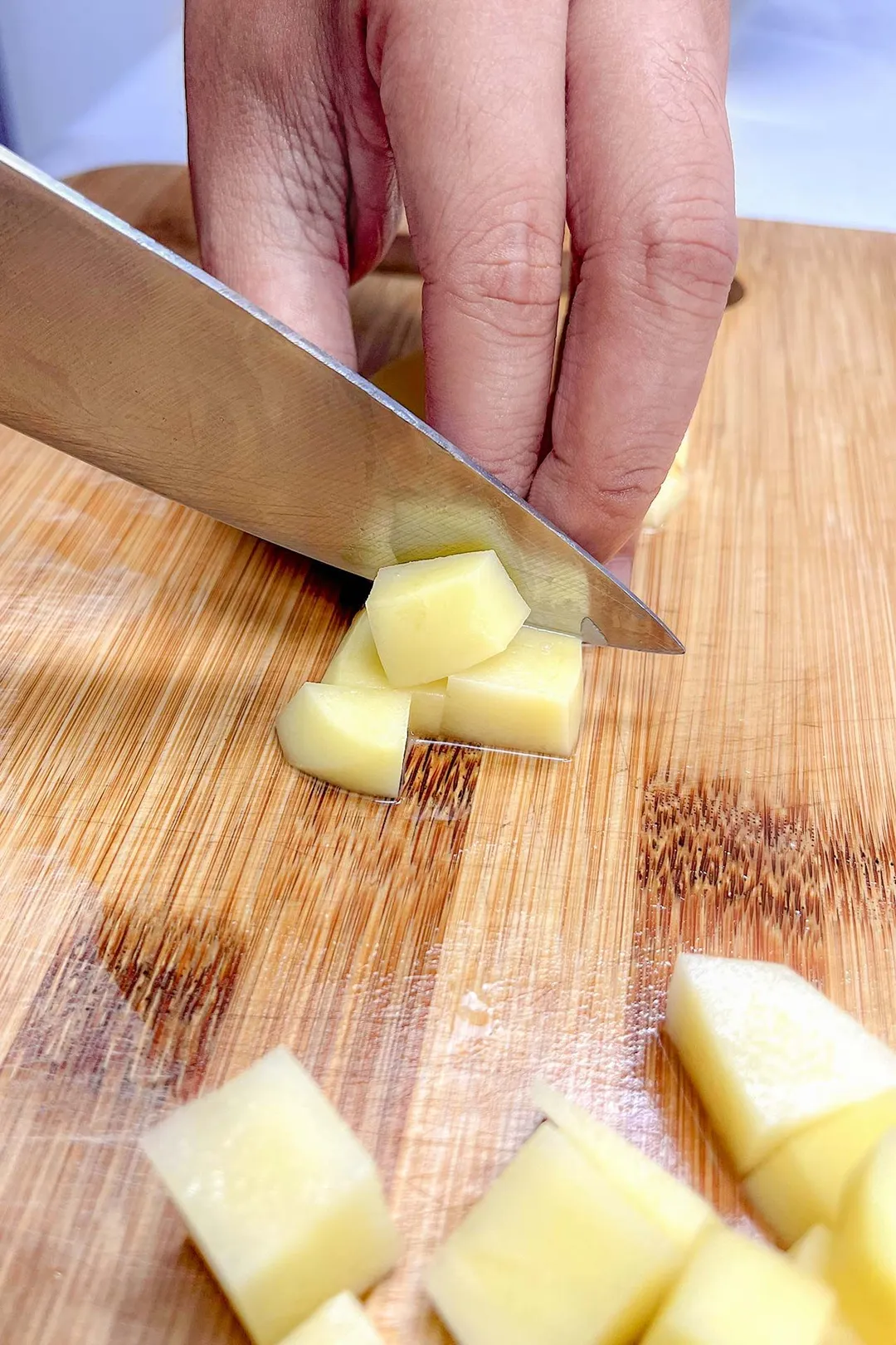 cutting potato Cubes