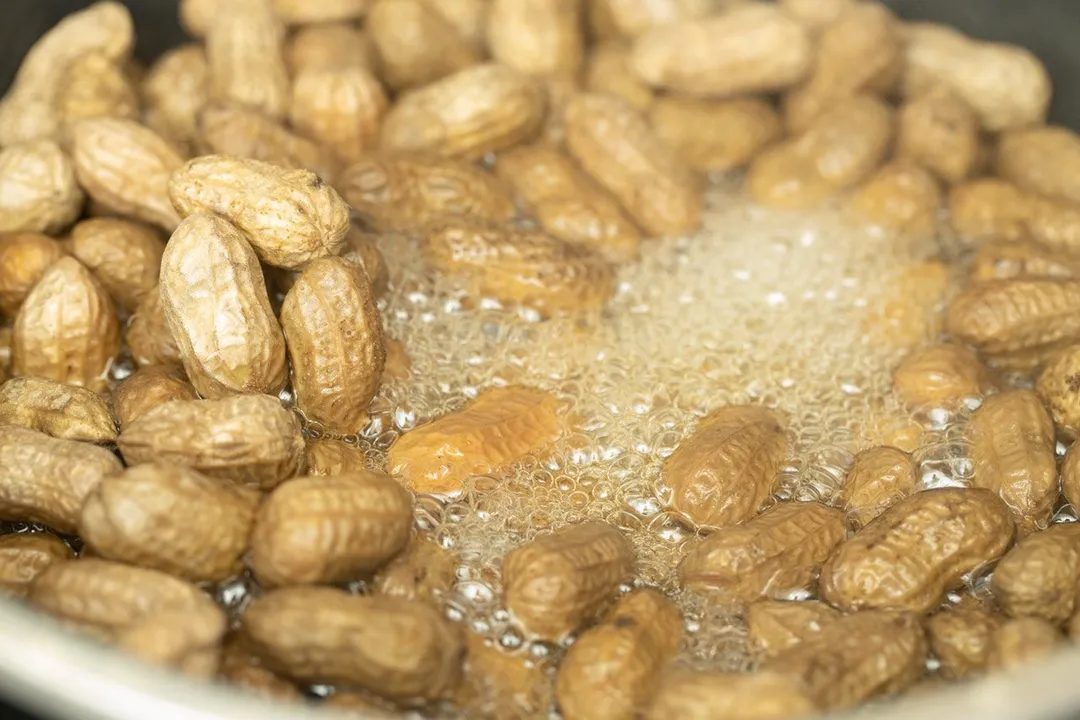 boiling peanuts