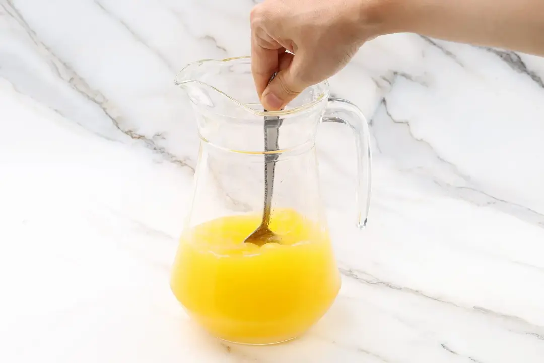 step 2 How to mix rum and orange juice