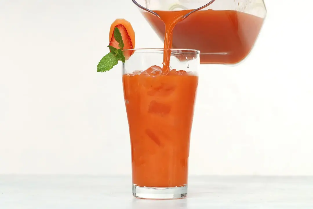 step 3 How to Make a Strawberry Carrot Juice