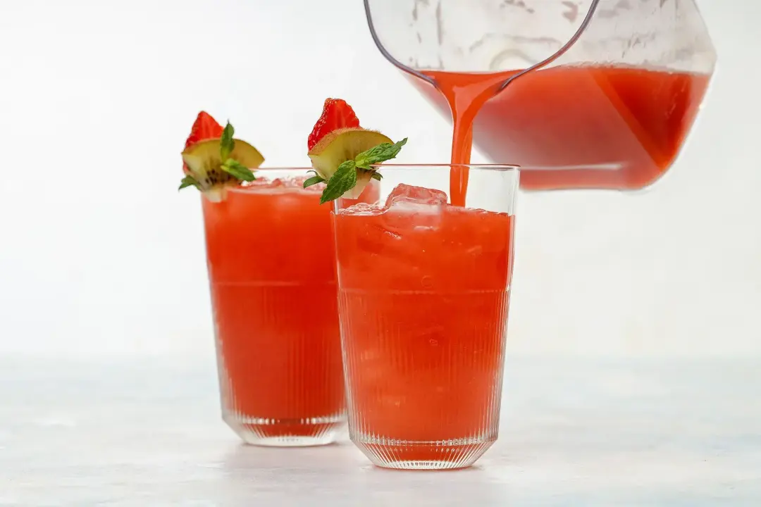step 3 How to make Strawberry Kiwi Juice