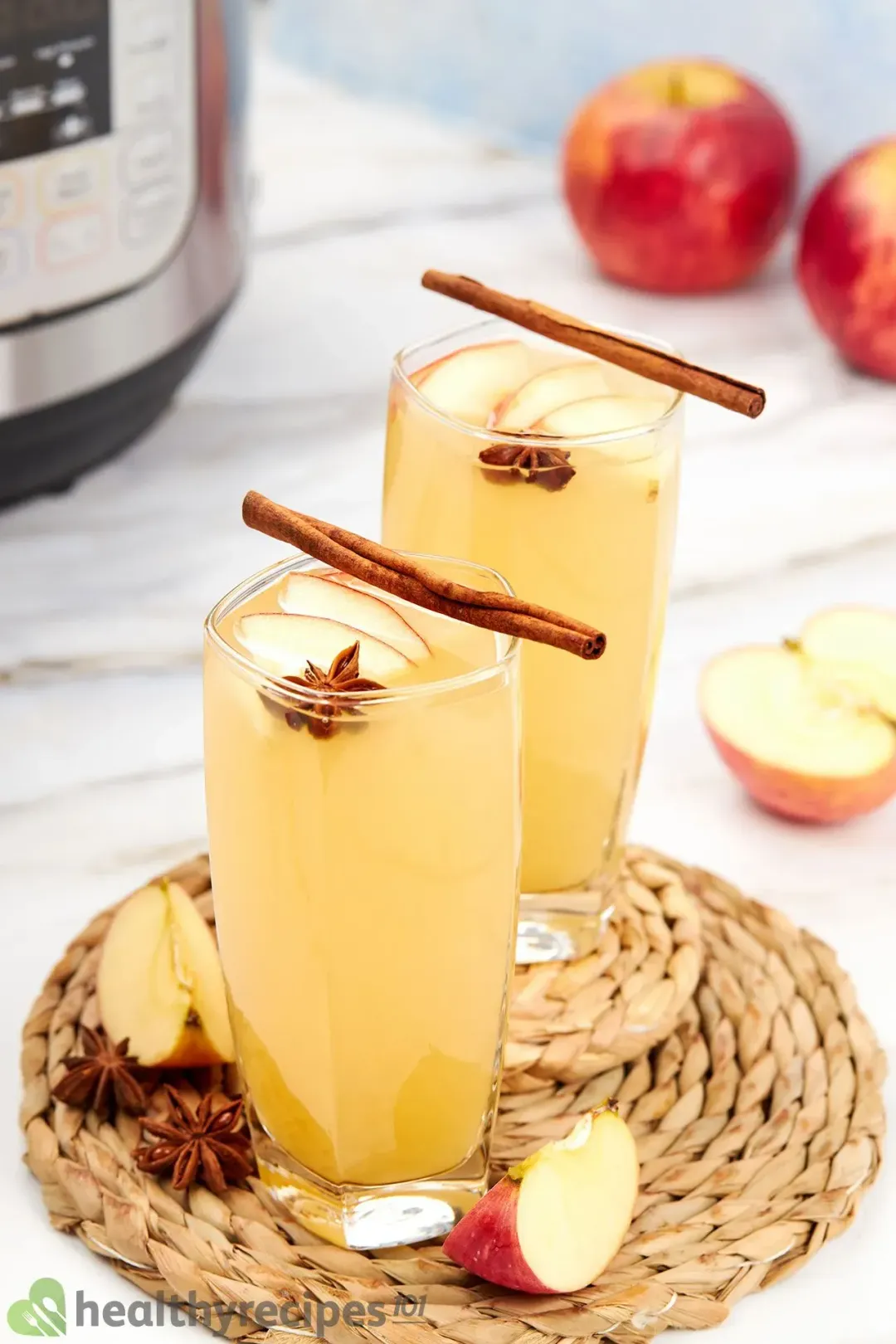 what alcohol to mix with apple cider