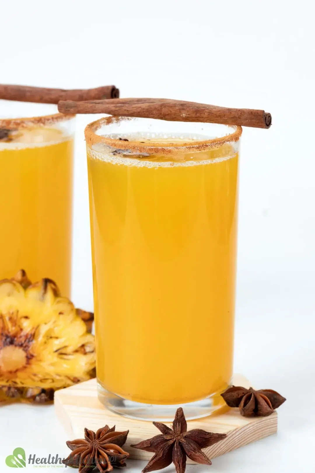 What to Mix with Pineapple and Rum