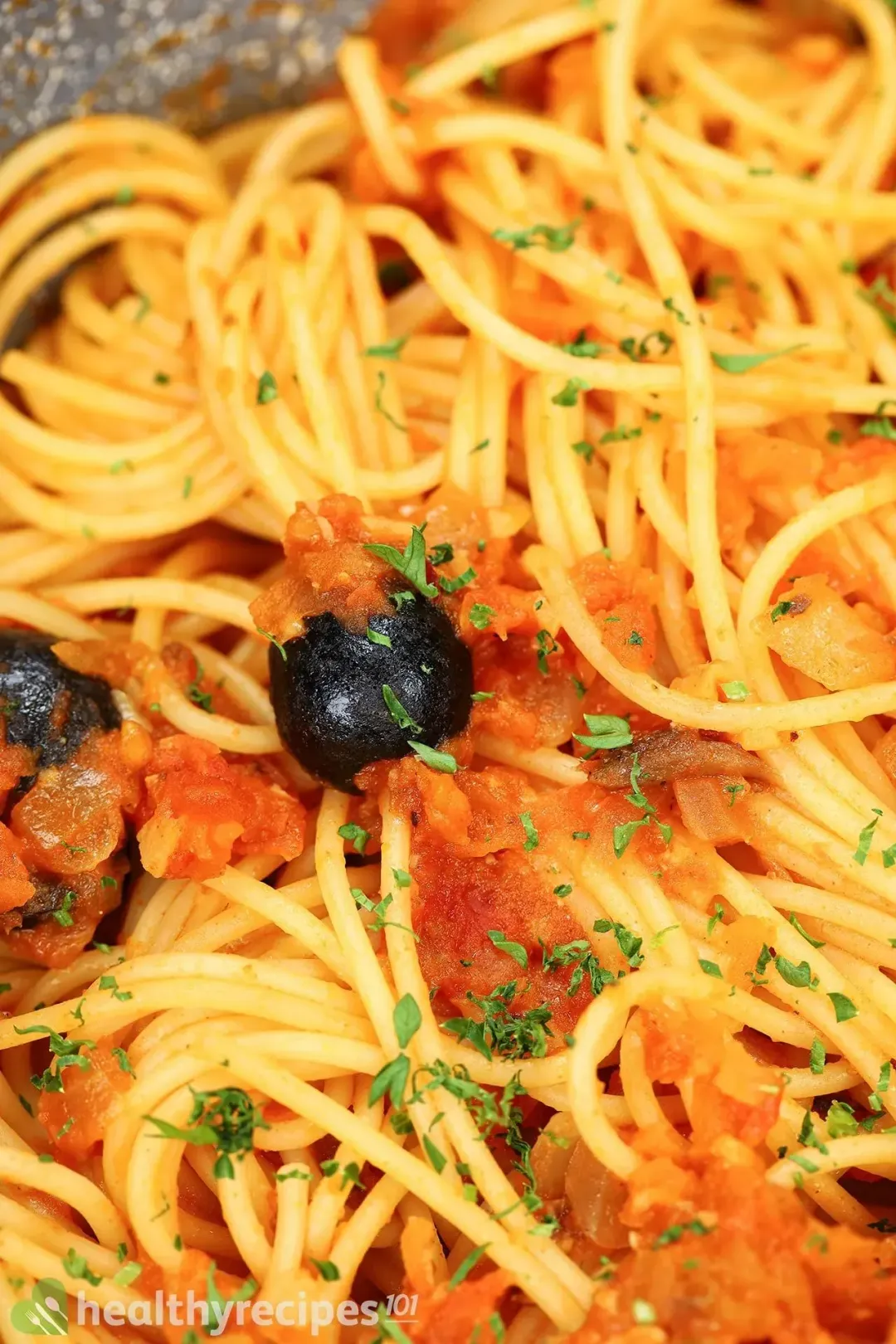 What Does Pasta Puttanesca Taste Like
