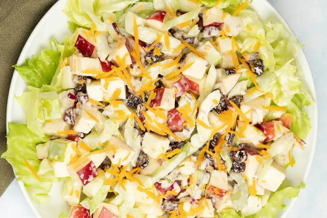 How to make apple salad serve