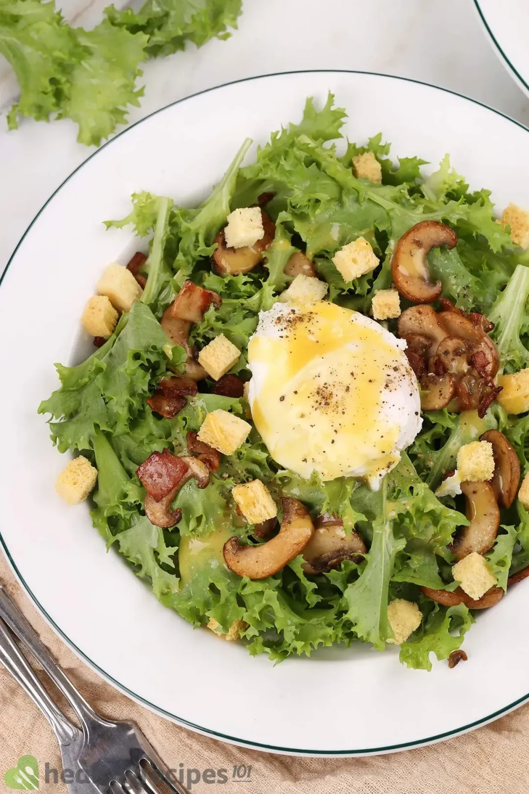 is lyonnaise salad healthy