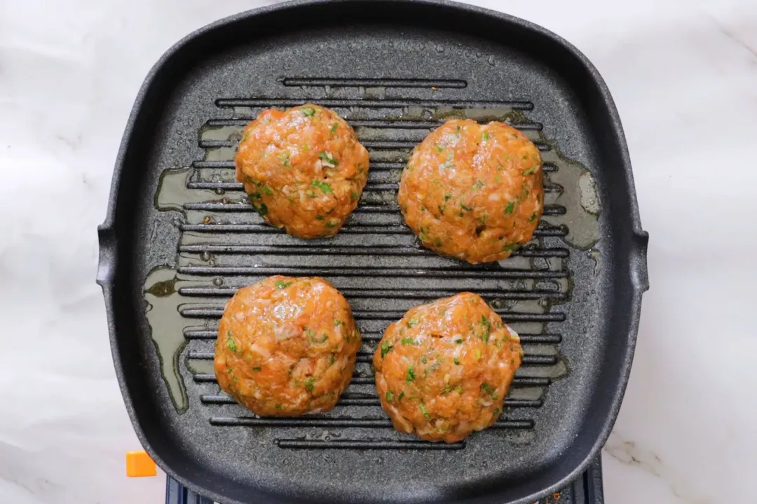 step 4 how to make a salmon burger