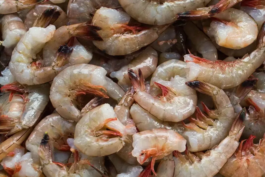 defrosting shrimp in cold water
