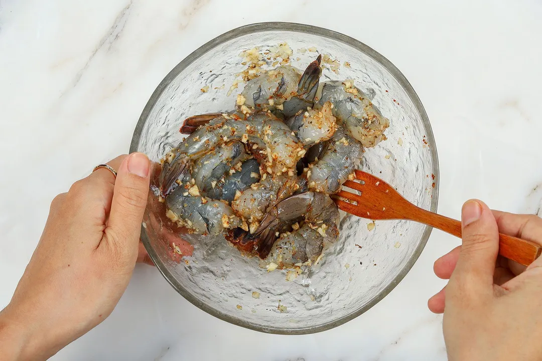 step 1 How to make shrimp avocado salad