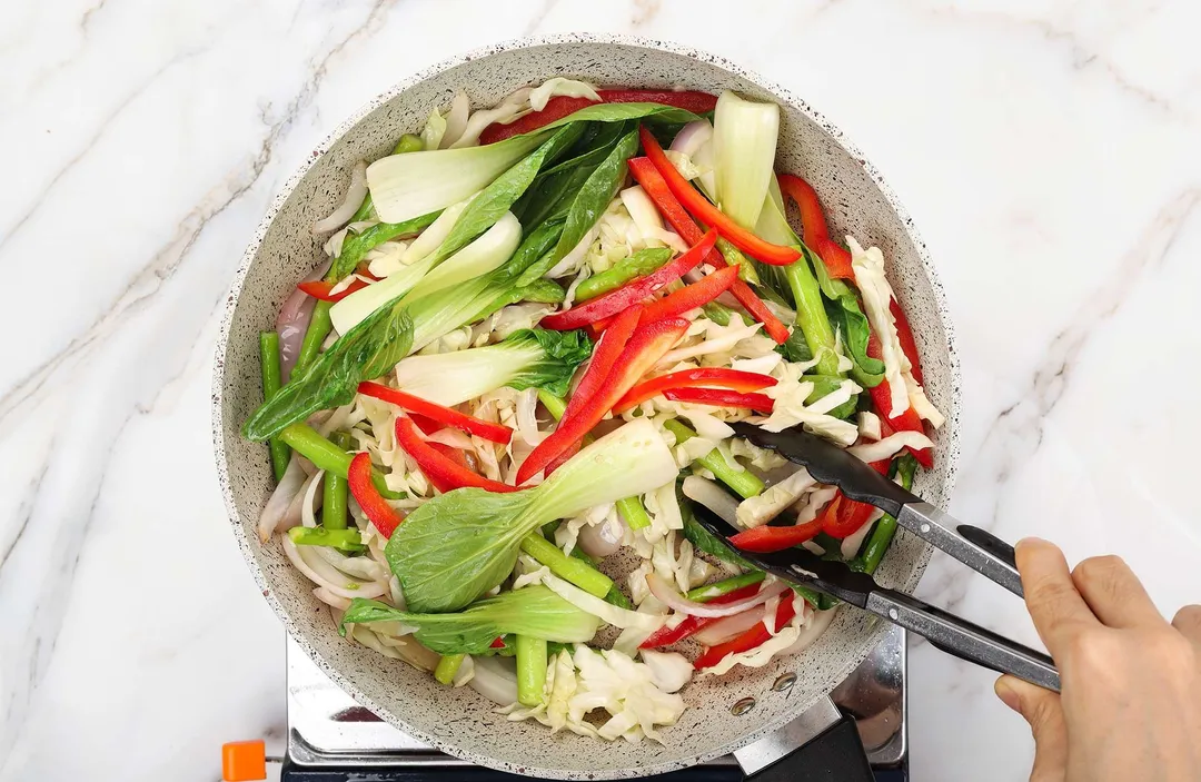 step 4 How to Make Shrimp Chow Mein