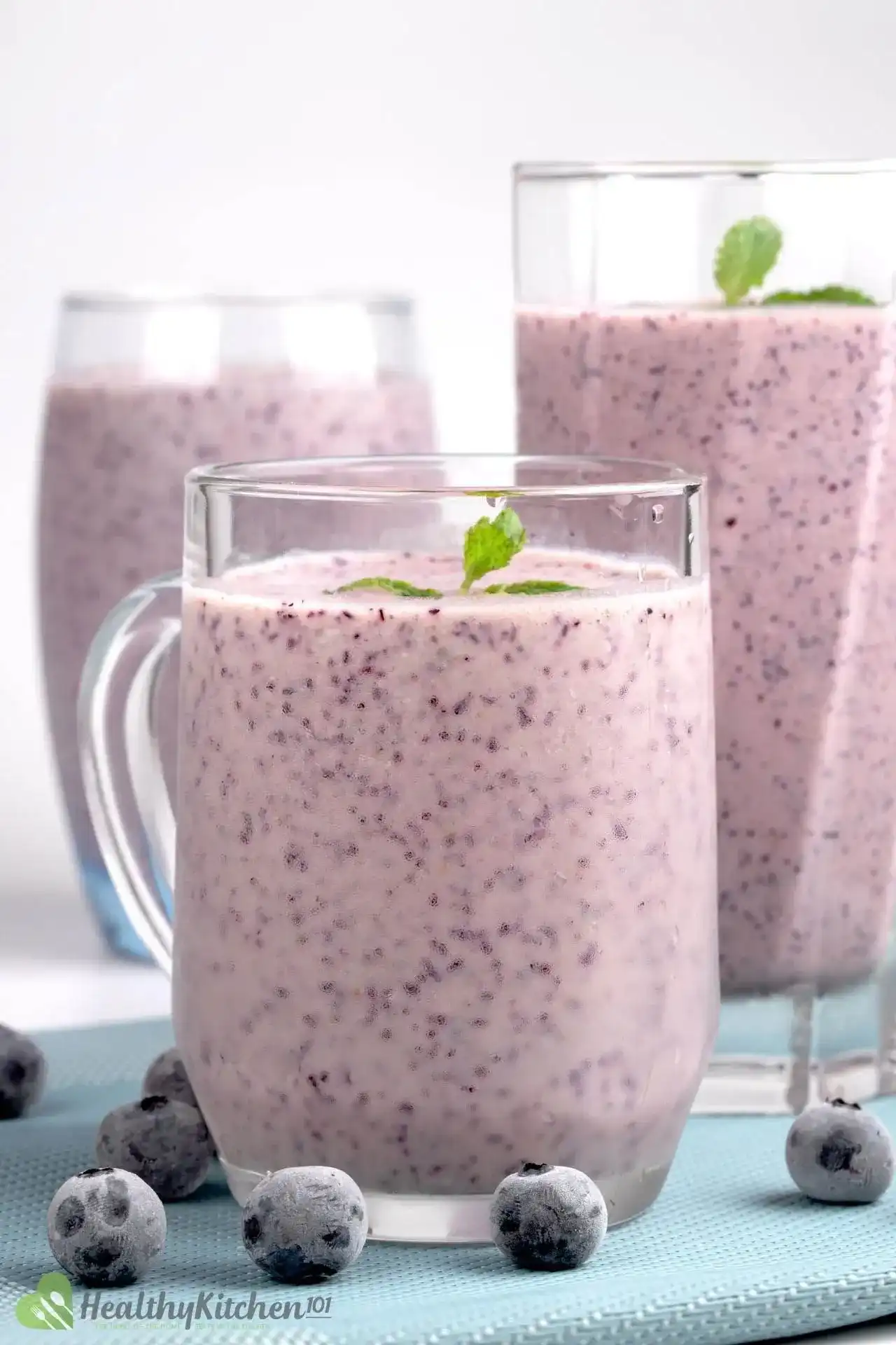 Blueberry Smoothie Recipe - A Healthy Chia-Oats Breakfast Beverage