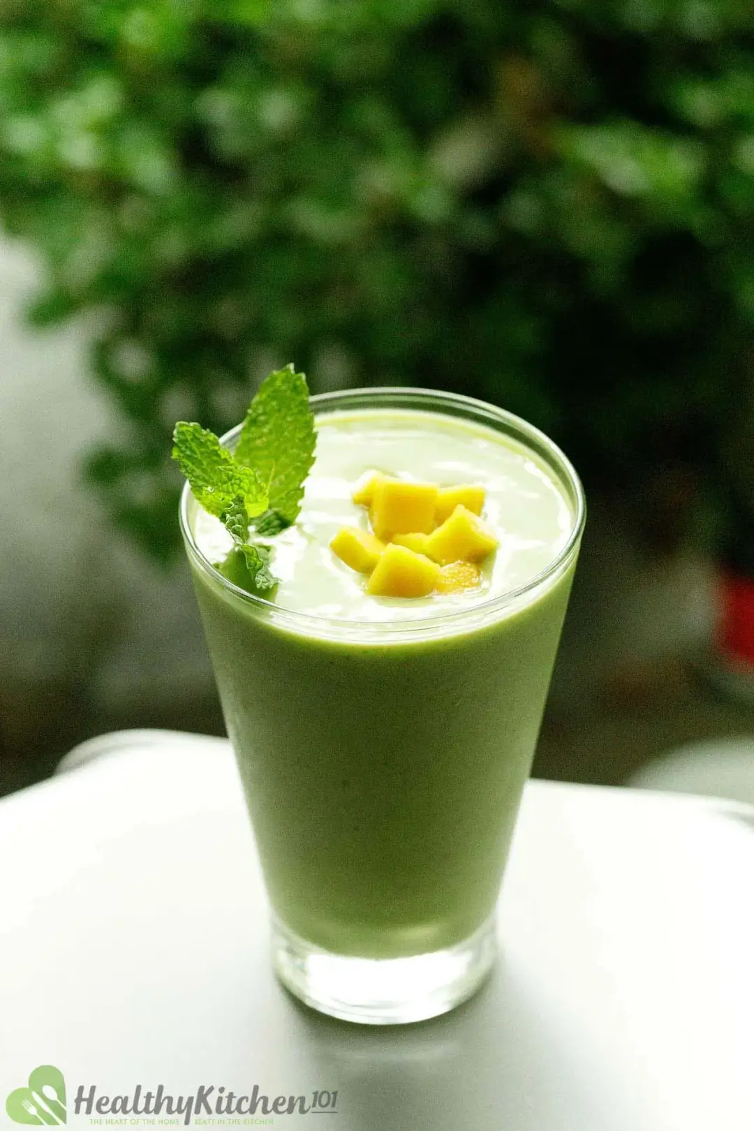 Mango Smoothie Recipe: A Creamy, Healthy Spinach & Apple Blend