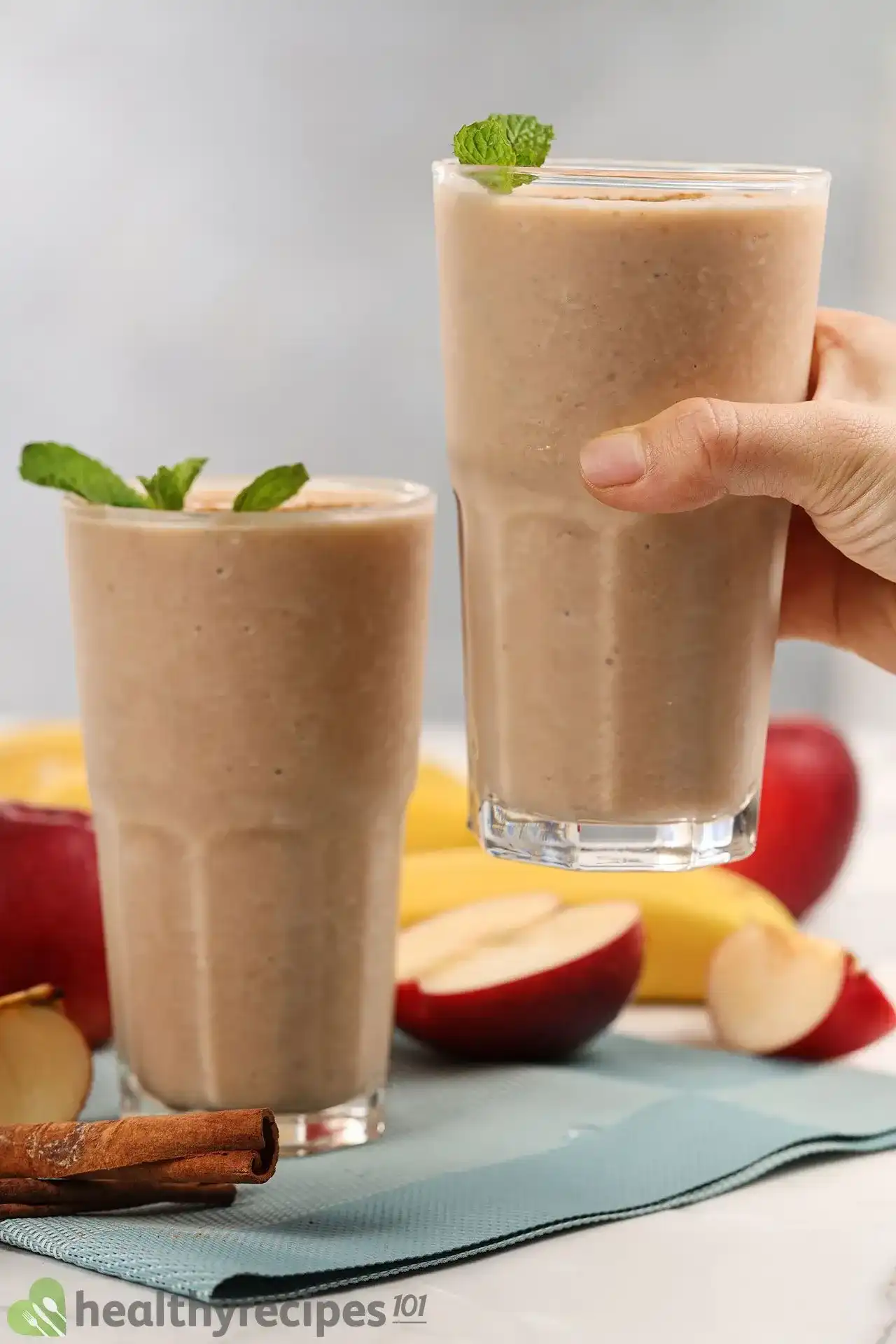 Apple Banana Smoothie Recipe: A Healthy and Filling Beverage