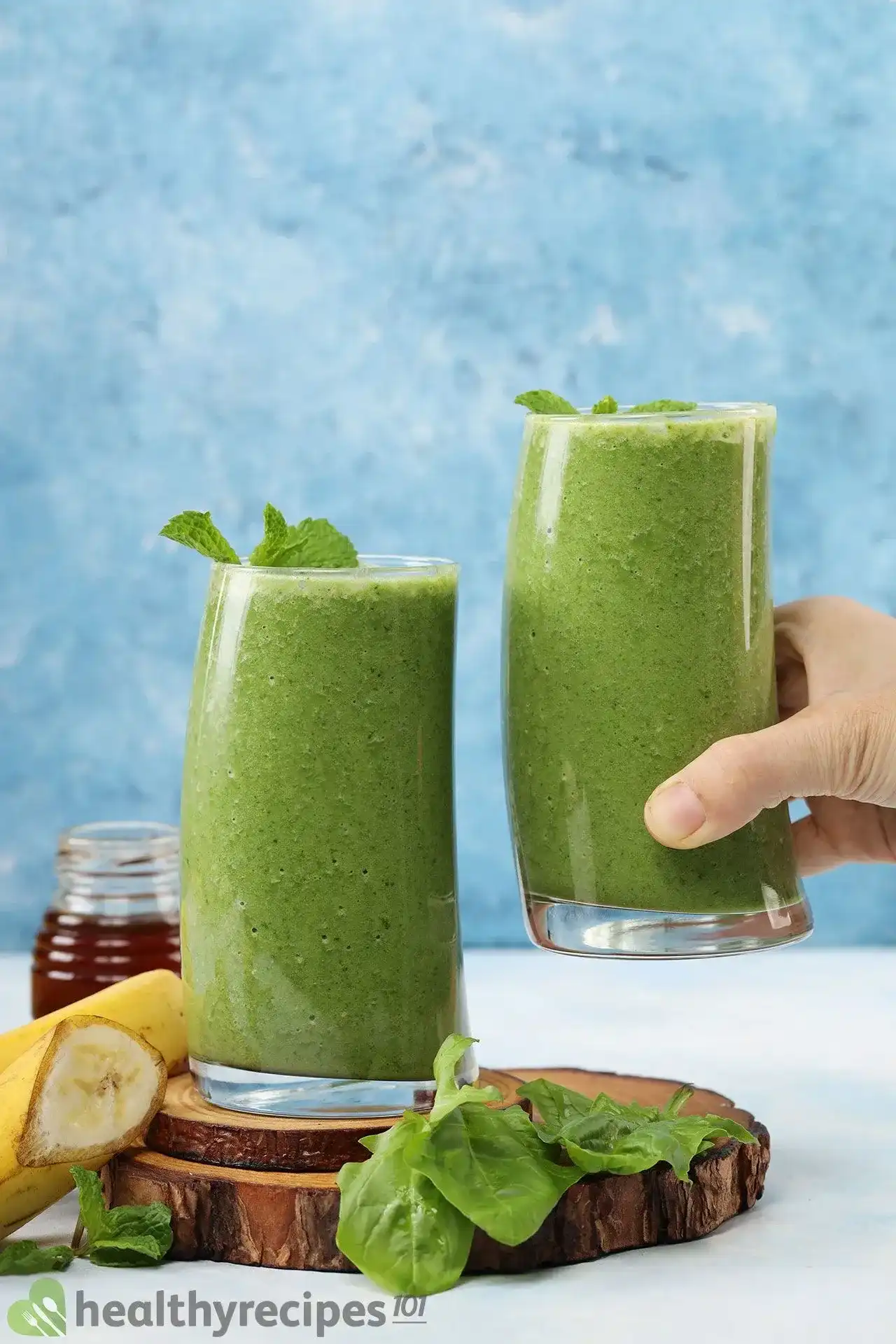 Spinach Banana Smoothie Recipe: Healthy Leafy Green Smoothie