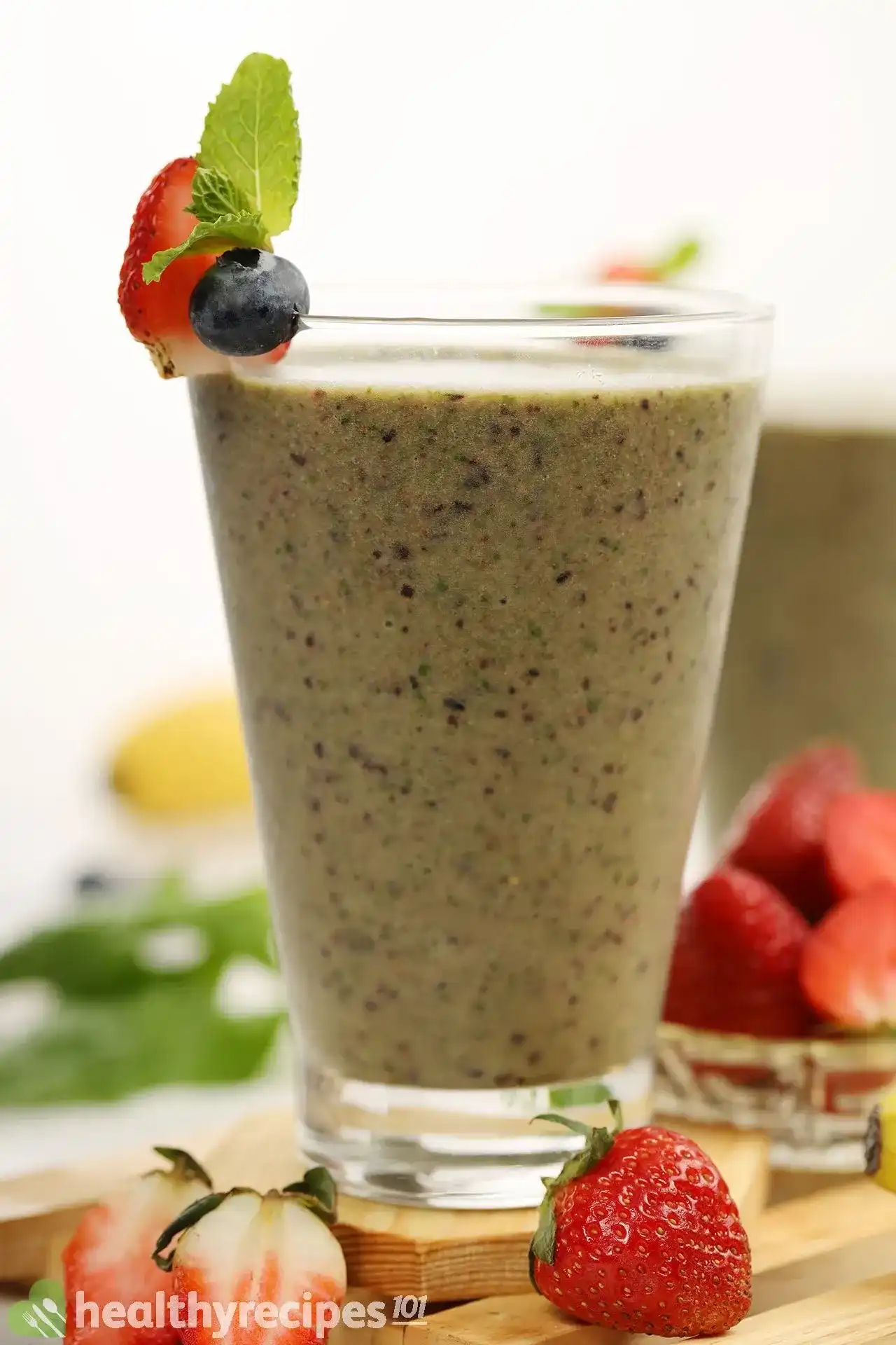 Spinach Berry Smoothie Recipe - A Healthy Drink That Tastes Great