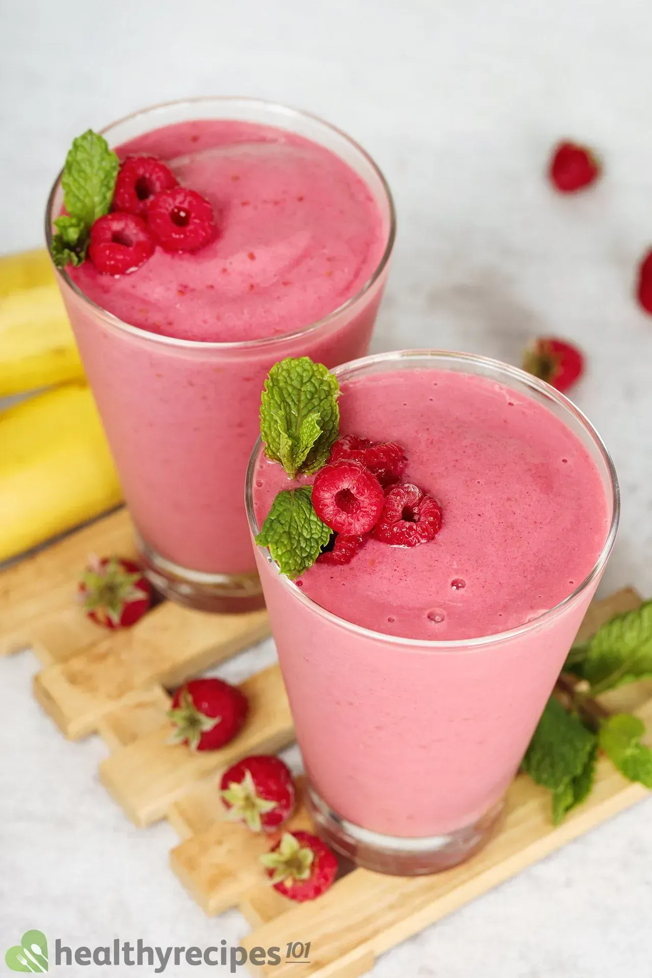 Raspberry Smoothie Recipe: Smoothie Made From Basic Ingredients