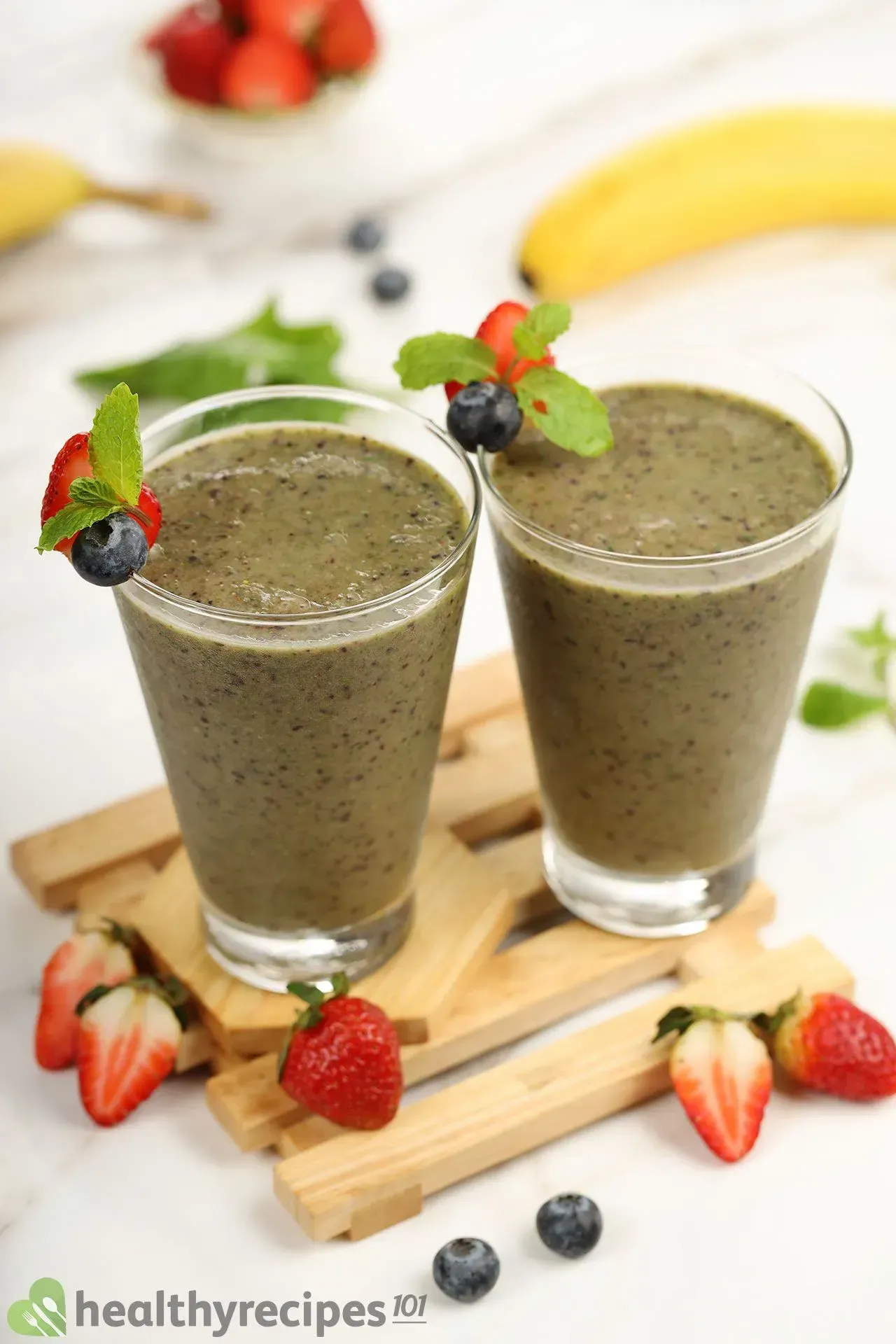 Spinach Berry Smoothie Recipe - A Healthy Drink That Tastes Great