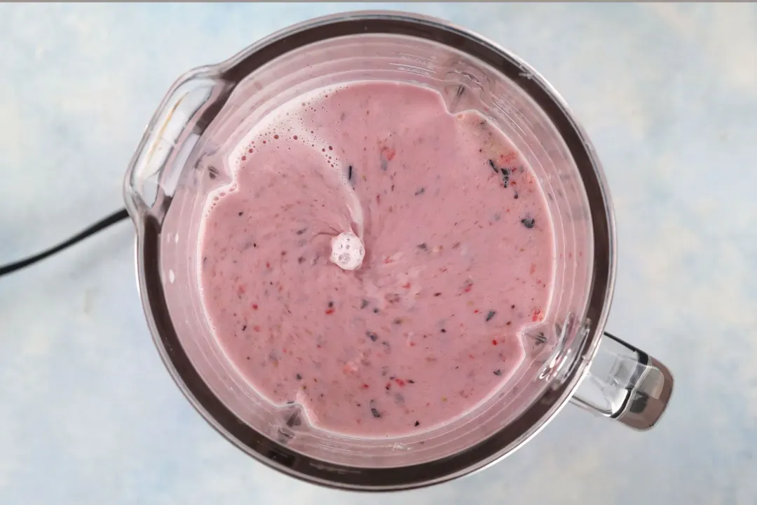 step 1 How to Make a Banana Berry Smoothie