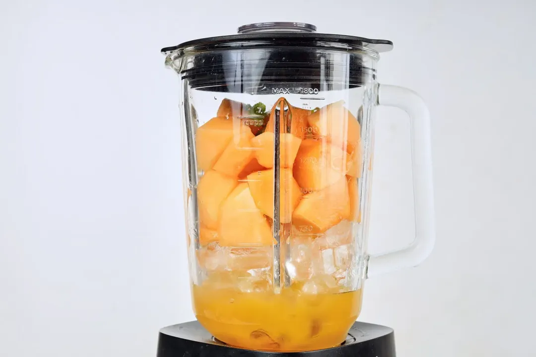 step 1 How to Make a Cantaloupe Smoothie