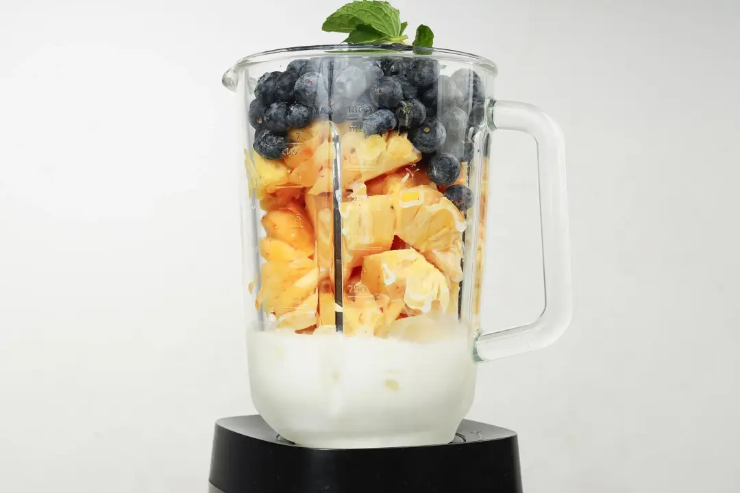 step 1 How To Make Pineapple Blueberry Smoothie
