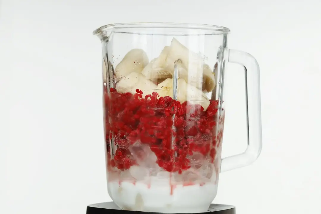 step 1 How to Make Raspberry Smoothie
