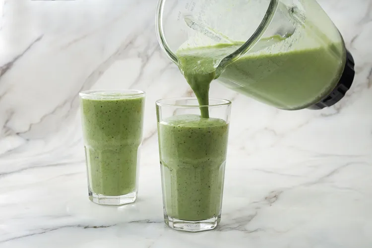 Kiwi Smoothie Recipe: A Simple and Healthy Drink for Hot Summer Day