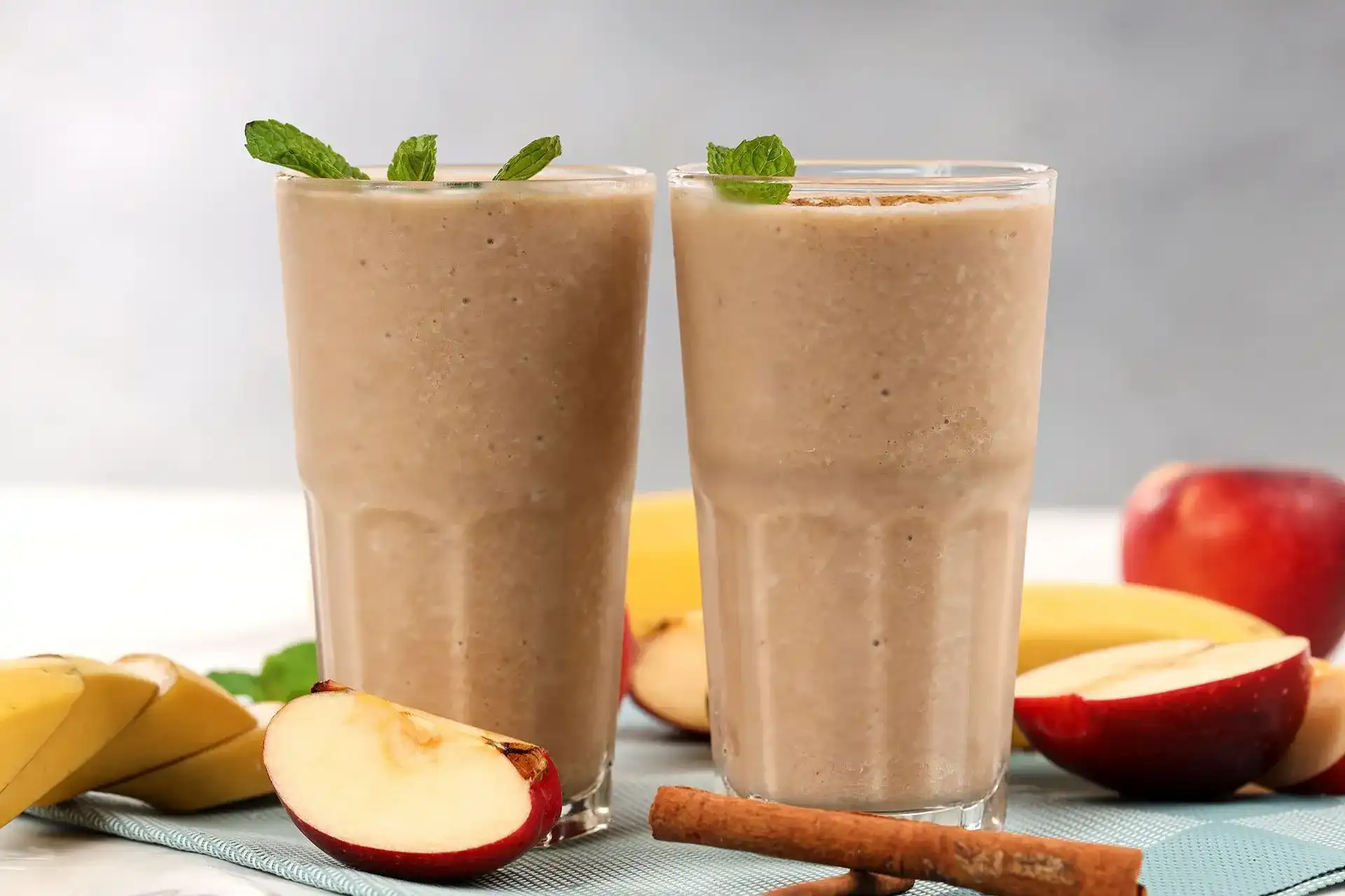 Apple Banana Smoothie Recipe: A Healthy and Filling Beverage