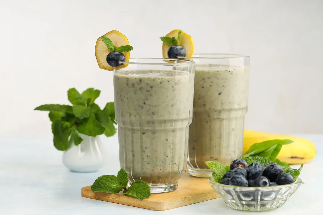 step 3 How to Make Blueberry Spinach Smoothie