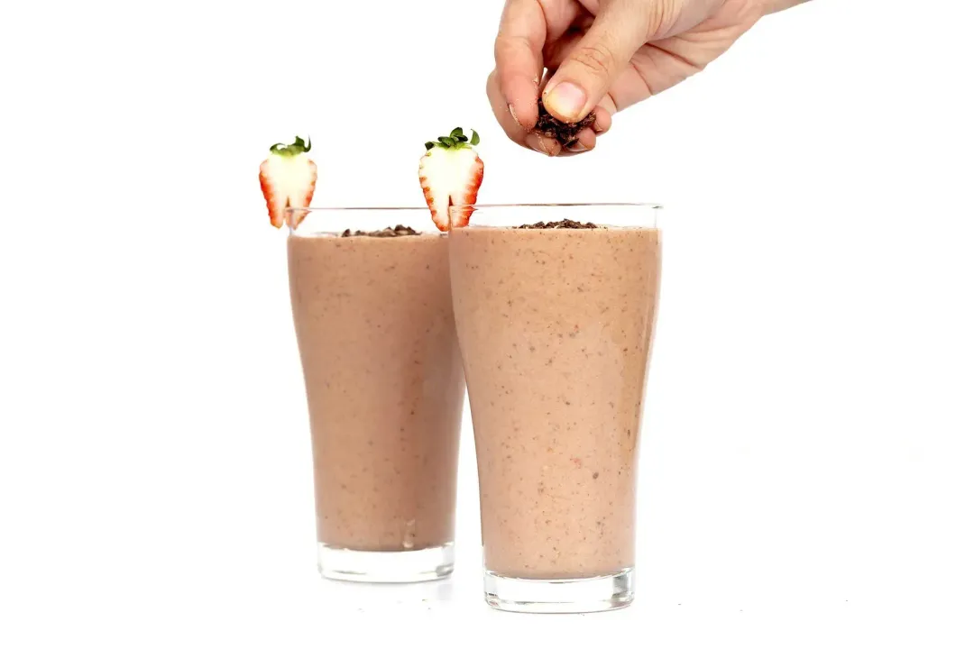 step 3 How to Make Chocolate Strawberry Smoothie