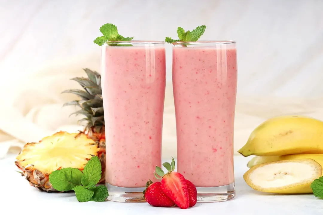 step 3 How to Make Pineapple Strawberry Banana Smoothie