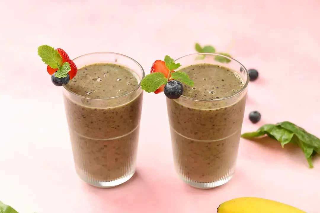 step 3 How To Make Spinach Berry Smoothie