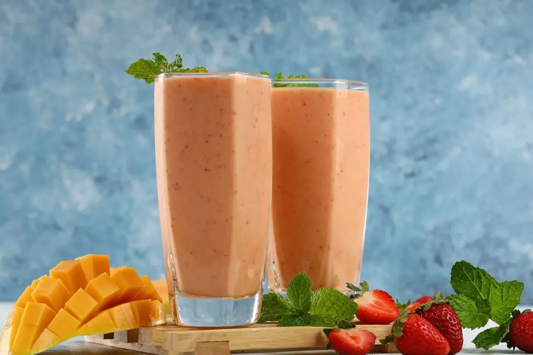 step 4 How to Make a Strawberry Mango Smoothie