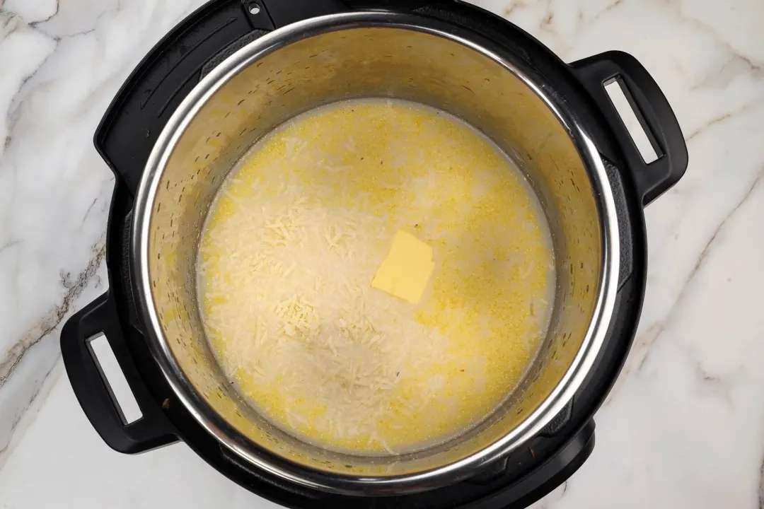 Mix the polenta in instant pot