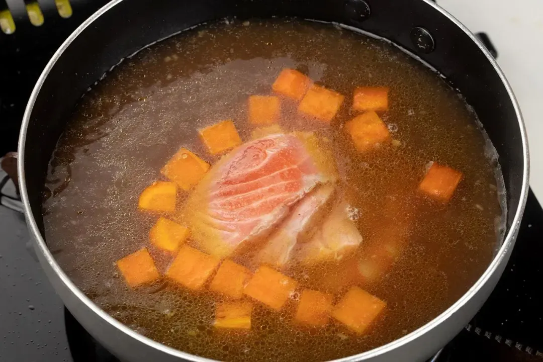 step 4 cook the miso soup3