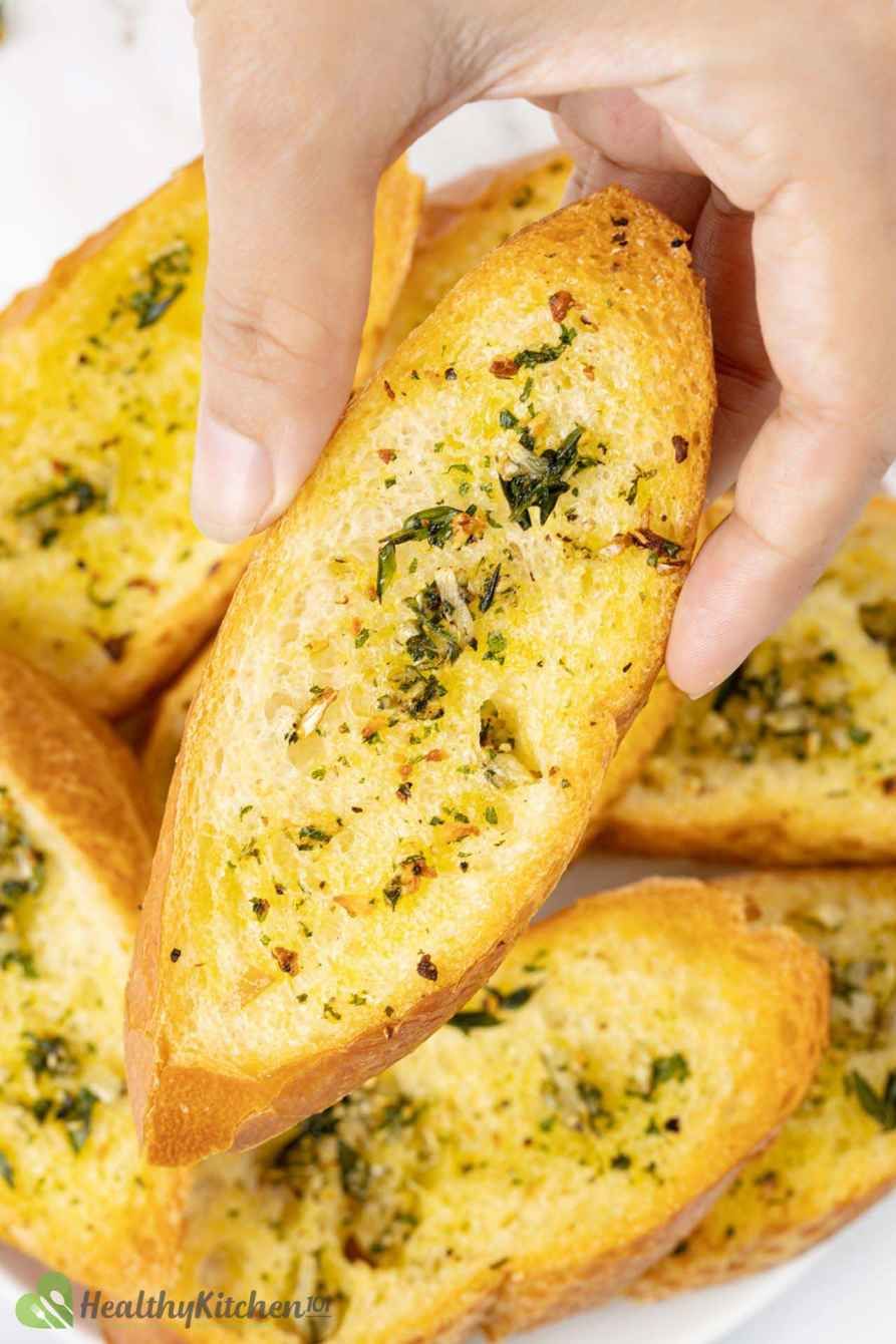 Garlic Bread Recipe - Easy How-to for A Quick and Tasty Appetizer