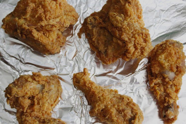 How to Reheat Fried Chicken in Oven, Microwave and Air Fryer