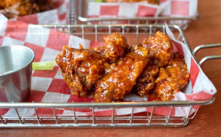 how-to-reheat-chicken-wings-in-oven-air-fryer-and-microwave