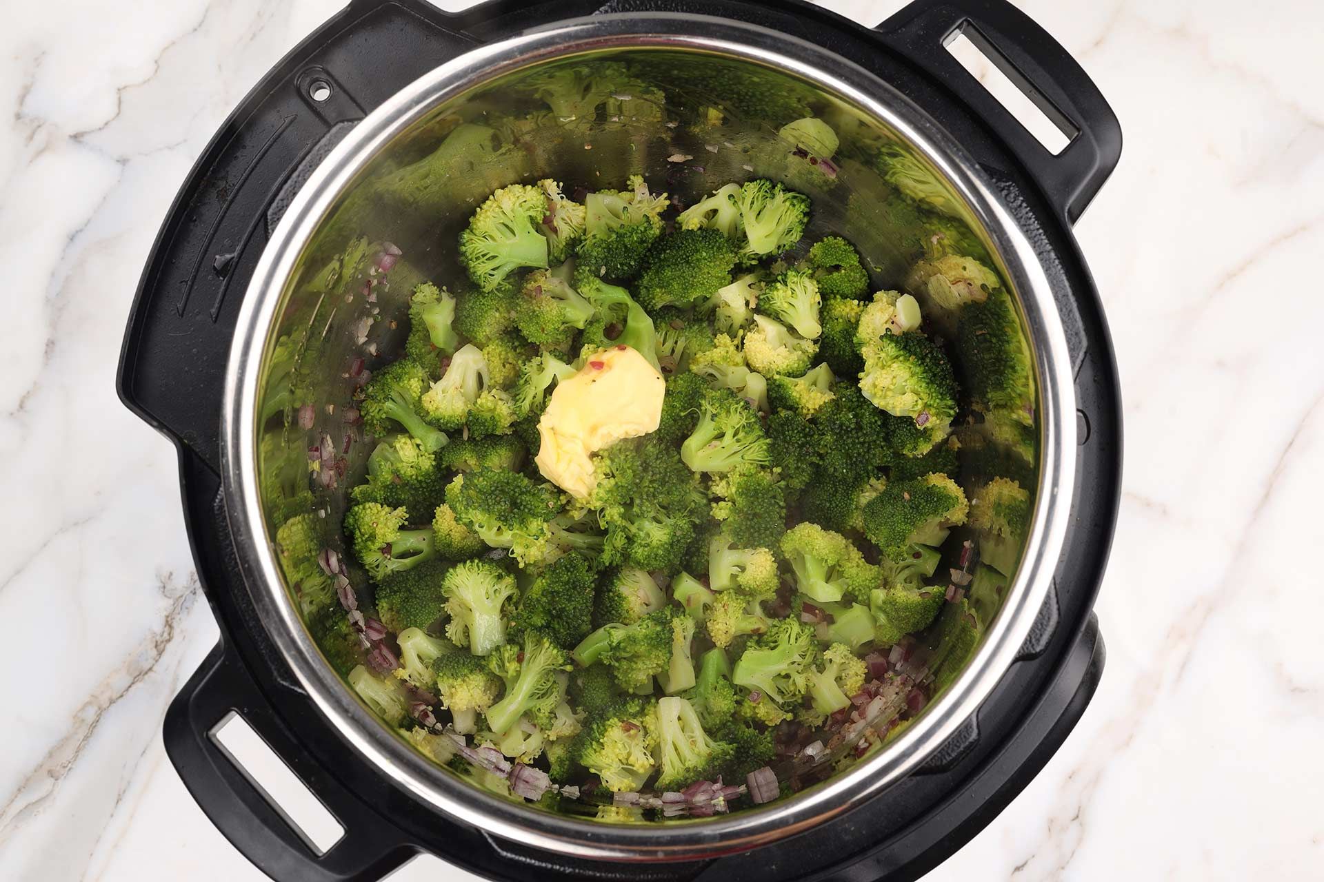 Instant Pot Broccoli Recipe - A Delicious Steamed Dish Done in 10 Minutes